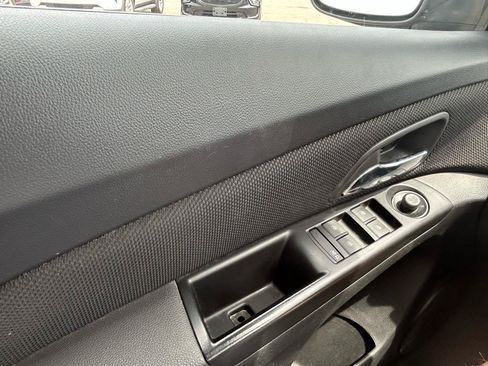 Used 2014 Chevrolet Cruze LT FWD image 26