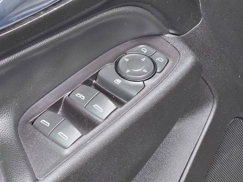 Used 2018 Chevrolet Equinox LT image 18