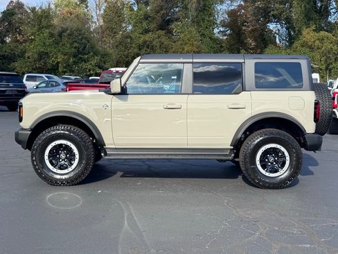 New 2025 Ford Bronco Outer Banks w/ Sasquatch Package image 3