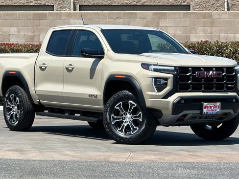 Certified 2024 GMC Canyon AT4 AWD/4WD image 2