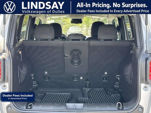 Used 2018 Jeep Renegade Latitude w/ Cold Weather Group AWD/4WD image 15