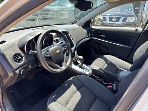 Used 2016 Chevrolet Cruze LT FWD image 10
