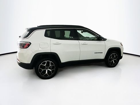 Used 2025 Jeep Compass Limited image 10