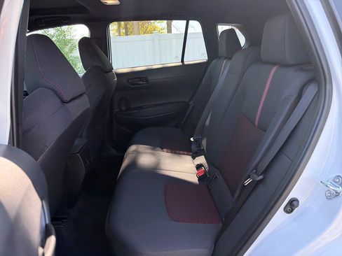 Used 2025 Toyota Corolla Cross AWD Hybrid w/ Moonroof Package image 32