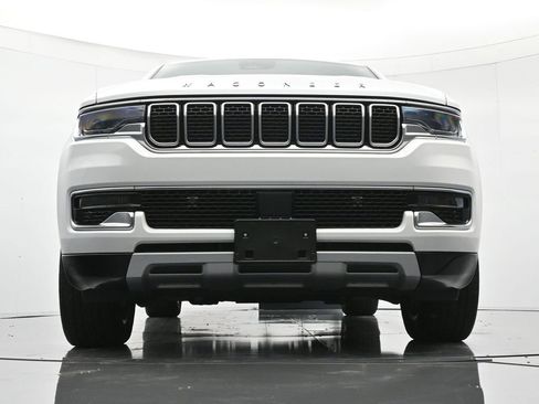 Used 2024 Jeep Wagoneer Series II w/ Flexible Seating Group image 40