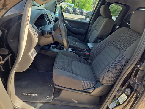 Used 2012 Nissan Frontier SV w/ SV Premium Utility Pkg AWD/4WD image 15