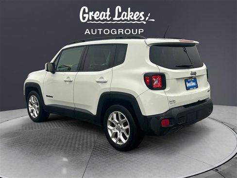 Used 2016 Jeep Renegade Latitude image 3
