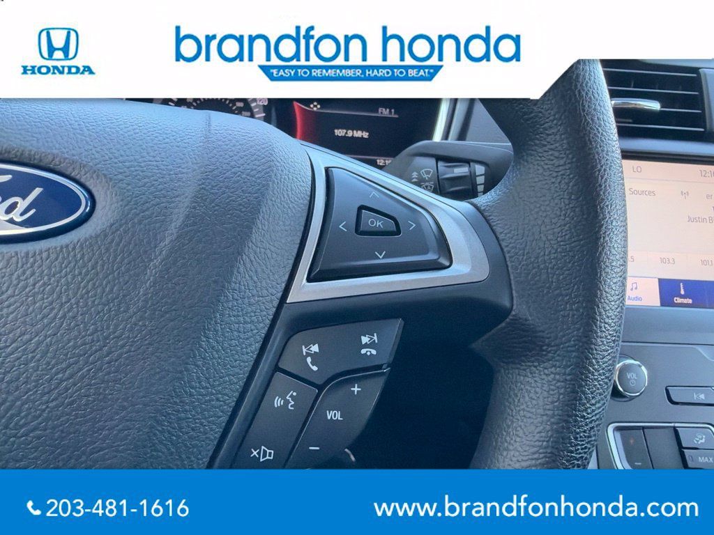 Used 2020 Ford Fusion SE FWD image 15