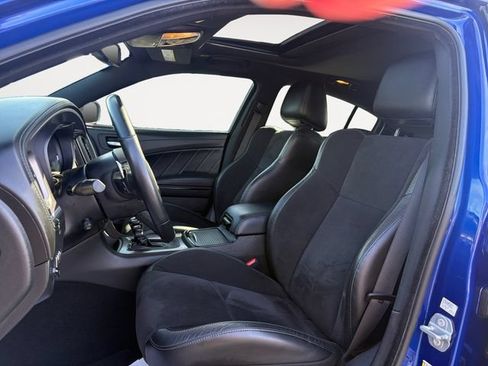 Used 2022 Dodge Charger R/T w/ Plus Group RWD image 9