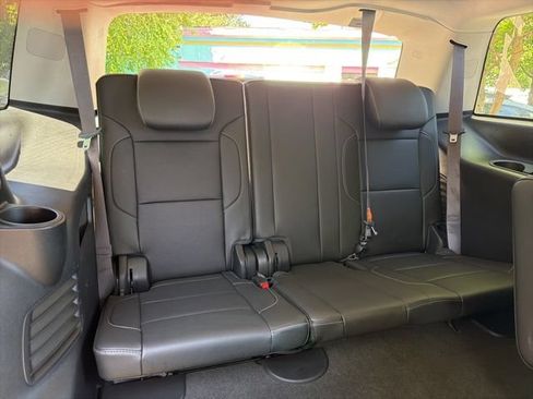 Used 2016 GMC Yukon SLT w/ Open Road Package AWD/4WD image 10