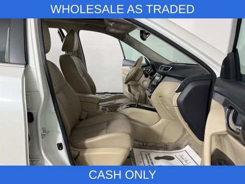 Used 2015 Nissan Rogue SL w/ SL Premium Package image 38