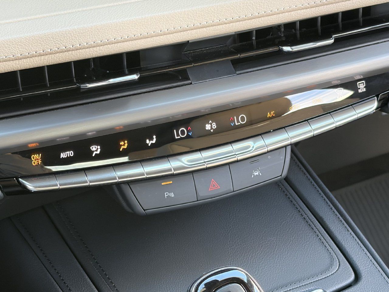Certified 2025 Cadillac XT4 Premium Luxury FWD image 30