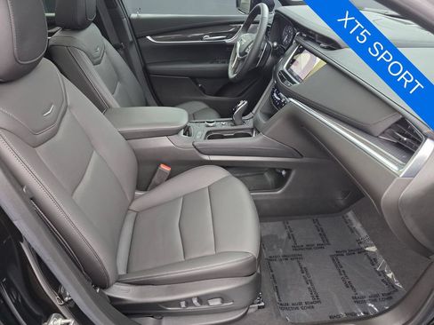 Used 2024 Cadillac XT5 Sportv w/ Technology Package AWD/4WD image 27