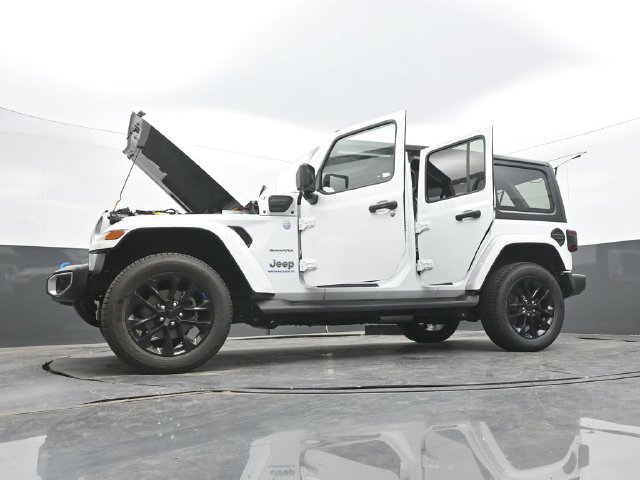 Used 2023 Jeep Wrangler Unlimited Sahara w/ Cold Weather Group AWD/4WD image 65