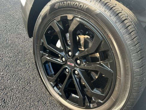 Used 2022 GMC Terrain SLE w/ Driver Convenience Package image 7