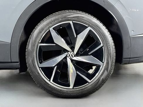 Used 2023 Volkswagen ID.4 Pro S AWD/4WD image 34