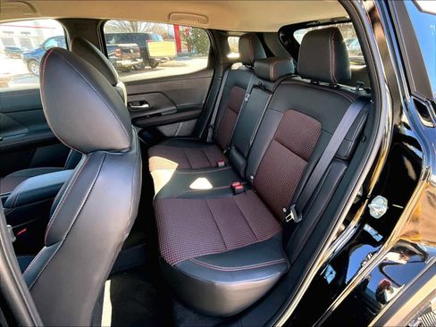 New 2025 Nissan Kicks SR image 15