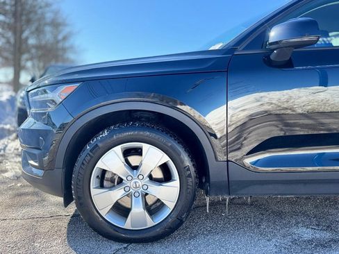 Used 2021 Volvo XC40 T5 Momentum w/ Climate Package image 10