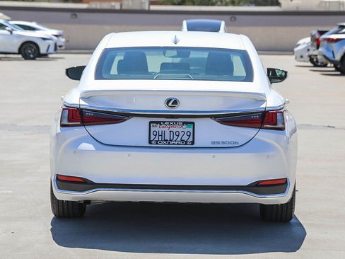 Used 2023 Lexus ES 300h w/ Premium Package FWD image 6