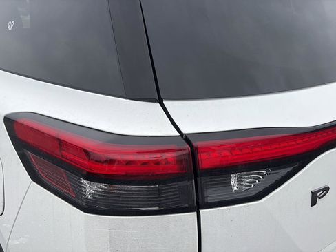 New 2026 Nissan Pathfinder SV image 4