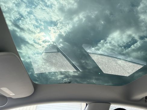 Used 2023 Tesla Model 3 Standard Range image 5