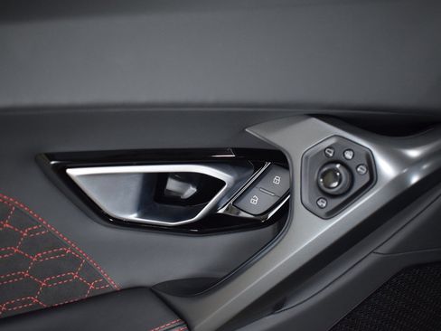 Used 2023 Lamborghini Huracan EVO image 41