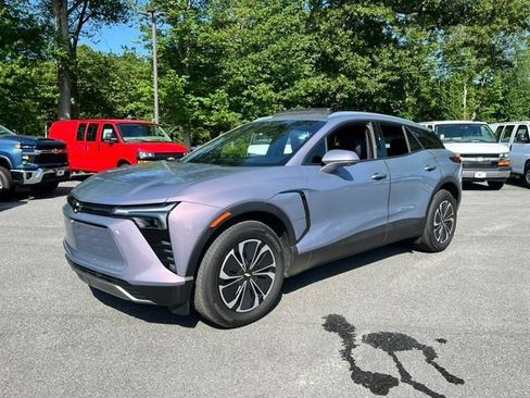 Used 2024 Chevrolet Blazer EV LT AWD/4WD image 2