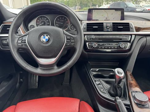 Used 2018 BMW 330i Sedan w/ Premium Package RWD image 12
