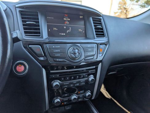 Used 2019 Nissan Pathfinder SV w/ Rock Creek Edition image 12