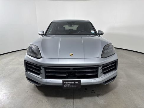 Certified 2025 Porsche Cayenne AWD/4WD image 10