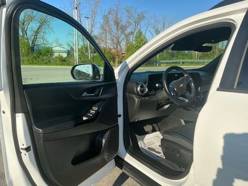 Used 2025 Chevrolet Equinox LT w/ Convenience Package II AWD/4WD image 15