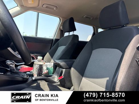 Used 2020 Kia Soul LX FWD image 18