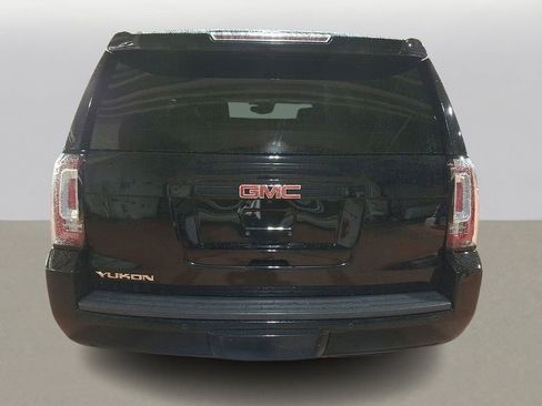 Used 2017 GMC Yukon SLT image 5