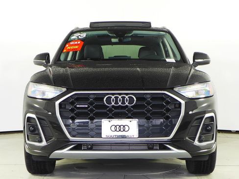Used 2023 Audi Q5 2.0T Premium w/ Convenience Package image 3