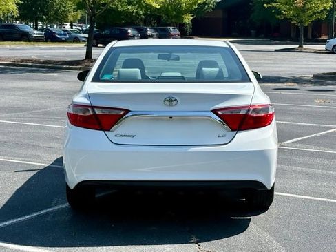 Used 2017 Toyota Camry LE FWD image 6