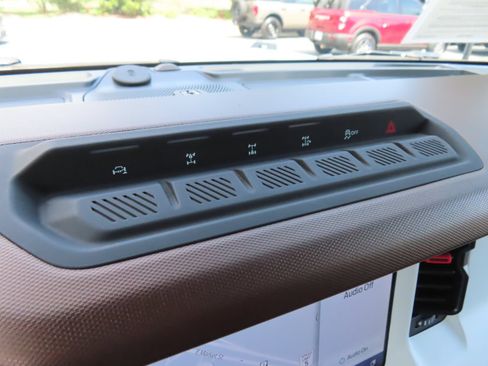 Used 2023 Ford Bronco Heritage Edition AWD/4WD image 24