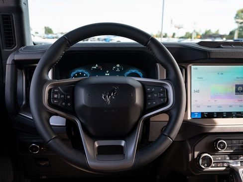 New 2025 Ford Bronco Outer Banks w/ Sasquatch Package image 29