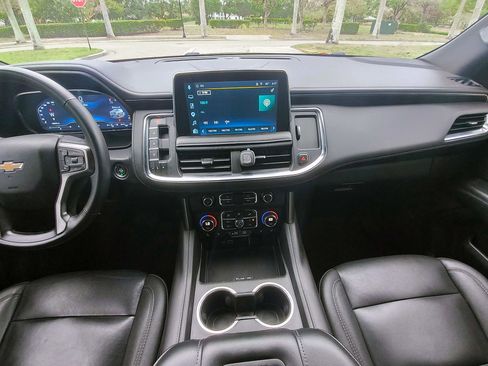 Used 2023 Chevrolet Suburban LT w/ Luxury Package image 26