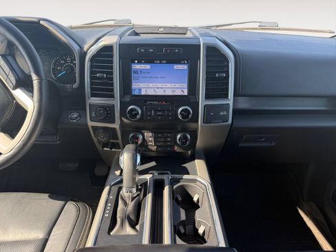 Used 2019 Ford F150 Lariat w/ Equipment Group 502A Luxury AWD/4WD image 11