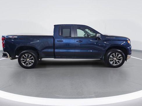 Certified 2022 Chevrolet Silverado 1500 LT image 2