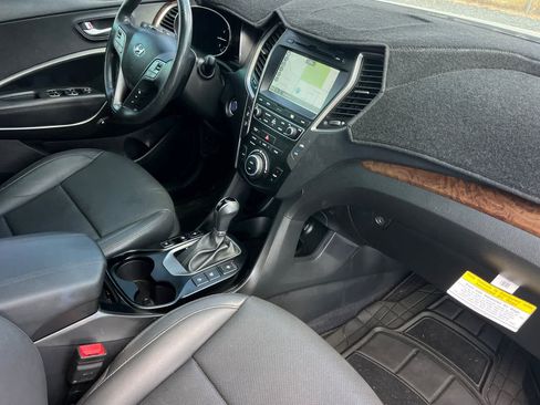Used 2018 Hyundai Santa Fe Sport w/ 2.0T Ultimate Tech Package 05 FWD image 17