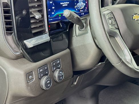 Used 2024 Chevrolet Silverado 3500 LT w/ Convenience Package image 10