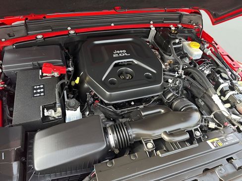 Used 2020 Jeep Wrangler Unlimited Sahara image 37