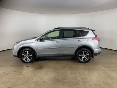Used 2018 Toyota RAV4 XLE w/ Plus Extra Value Package AWD/4WD image 16