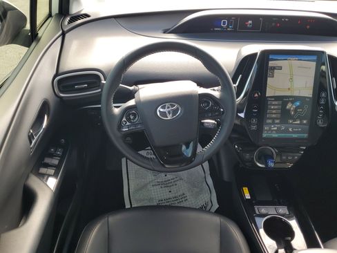 Used 2021 Toyota Prius Prime XLE image 18