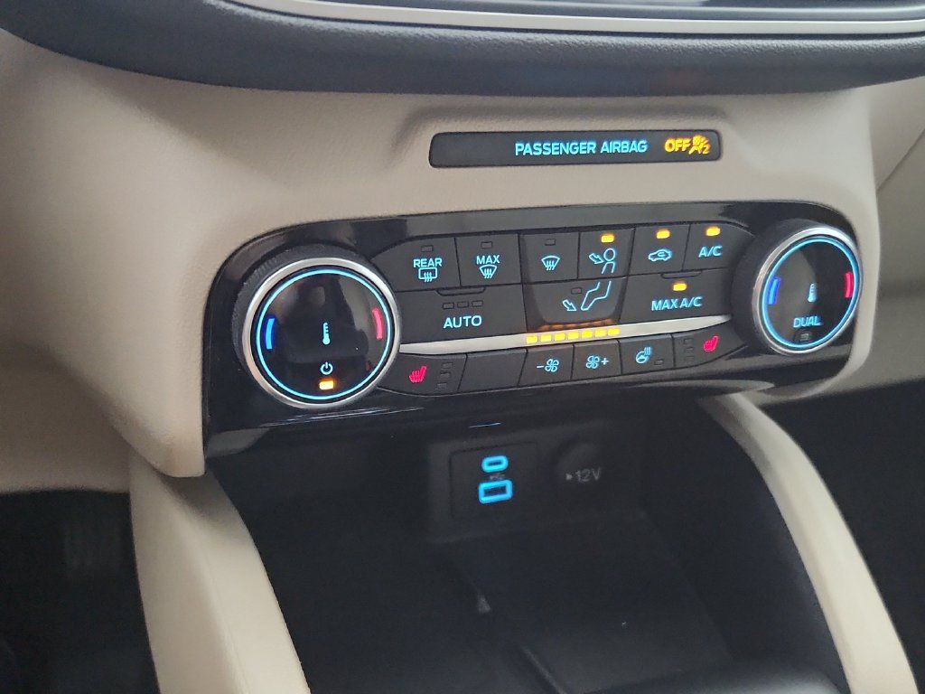 Used 2022 Ford Escape SEL w/ Technology Package FWD image 29