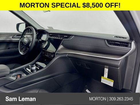 New 2025 Jeep Grand Cherokee Limited w/ Black Appearance Package image 30