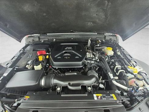 Used 2021 Jeep Wrangler Unlimited Sahara AWD/4WD image 26