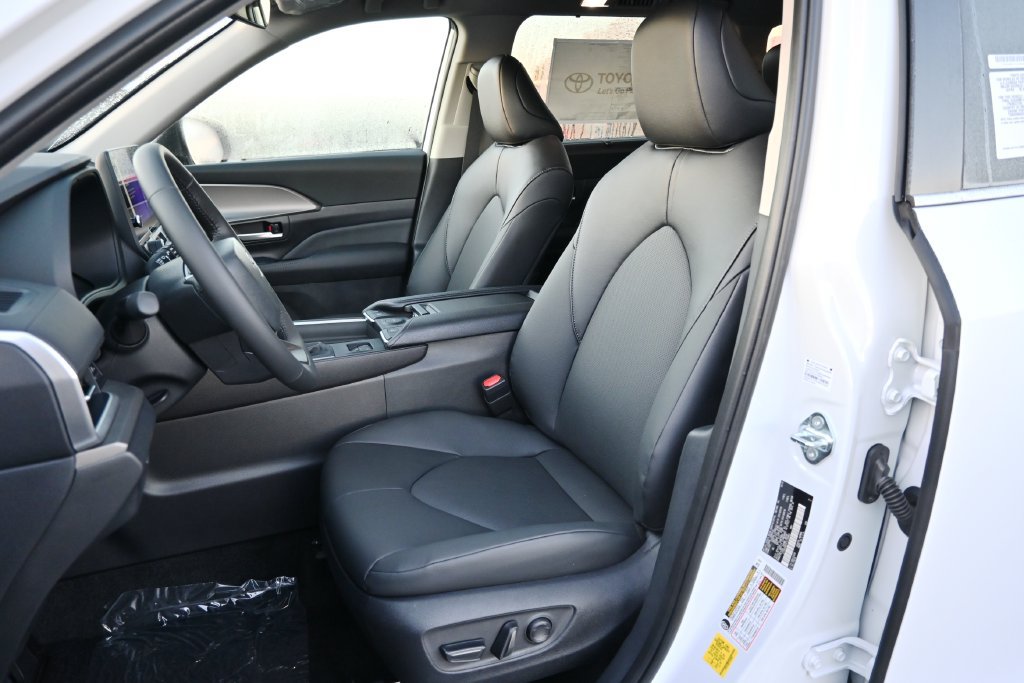 New 2026 Toyota Grand Highlander AWD Hybrid image 12