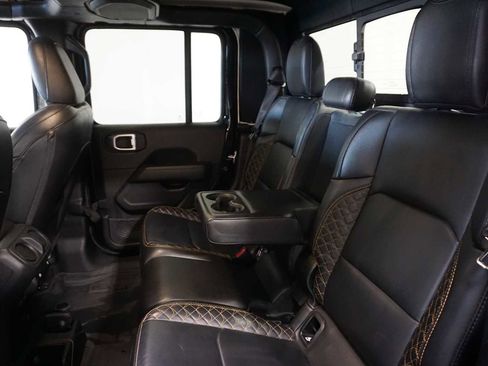Used 2023 Jeep Gladiator Overland image 14